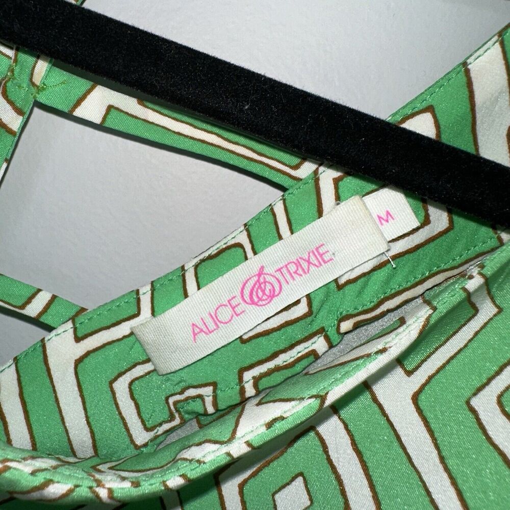 Alice & Trixie Women’s 100% Silk Geometric Print Boho Top Flowy Size Medium - Picture 4 of 5